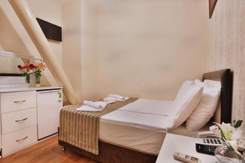 Gh Suites Taxim Hotel - image 4