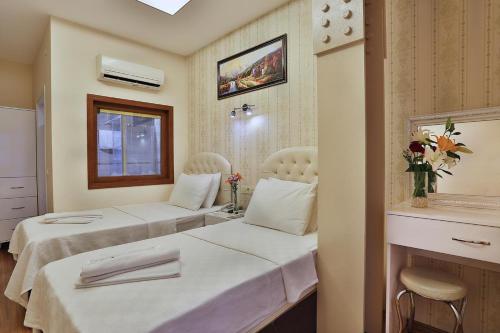 Gh Suites Taxim Hotel - image 8