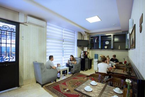 Gh Suites Taxim Hotel - image 13