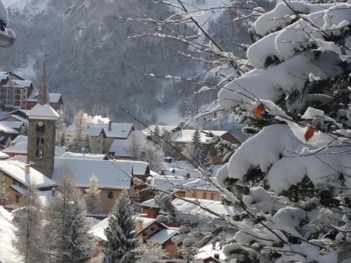 Chalet Coquelicot confort cosy au coeur du village de Saint Martin