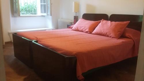 1 queen bed, 2 twin beds