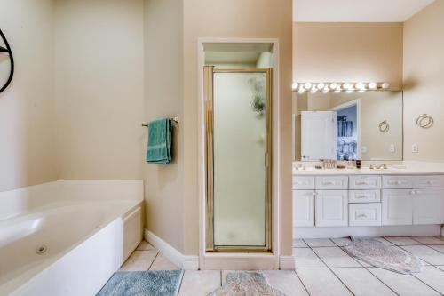 Lakefront Villa 405 - image 6
