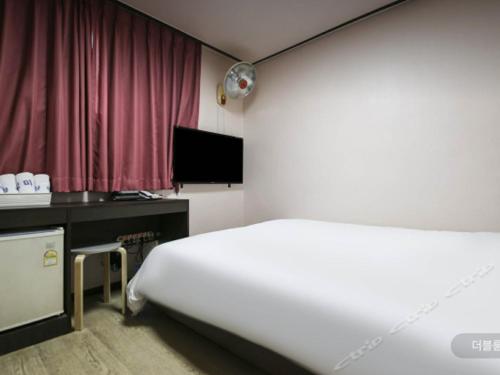 Yangmi Motel Yangmi Motel is a popular choice amongst travelers in Seoul, whether exploring or just passing through. The property features a wide range of facilities to make your stay a pleasant experience. Servic