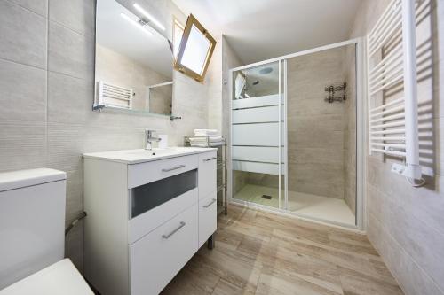 Deluxe Apartment image 2