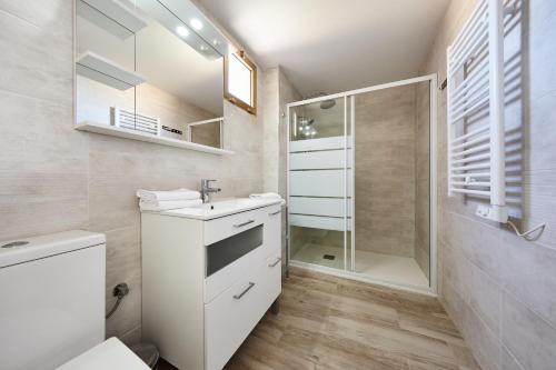 Superior Apartment with Balcony and Sea View image 2