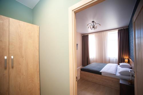 3 bedroom 2 bathroom Apartment near Forum Lviv - image 2