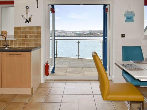 المنظر الخارجي, Kings Haven in Mount Batten