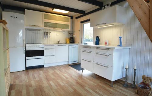 cuisine, 1 Bedroom Nice Home In Hemmet in Falen