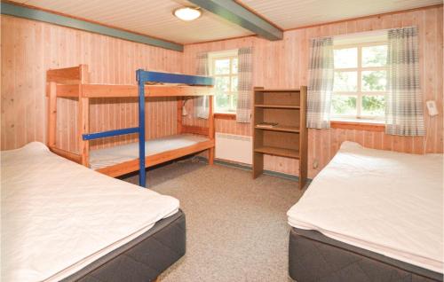 16 Bedroom Cozy Home In Blvand