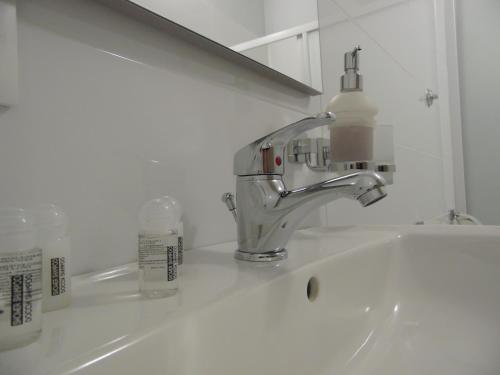 B&B White One