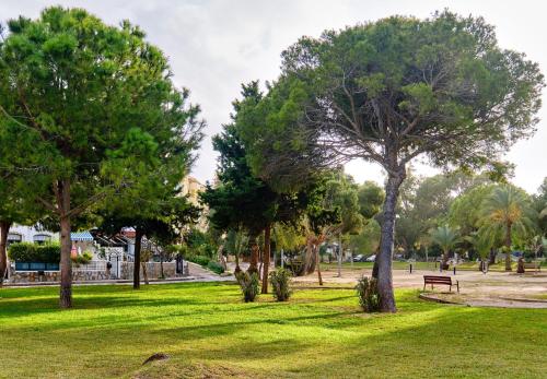 taman, Family Bungalow La Zenia Beach in Cabo Roig