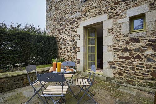 Gîte La Terrasse - Manoir le Plessix Madeuc (Gite La Terrasse - Manoir le Plessix Madeuc) in Plancoet