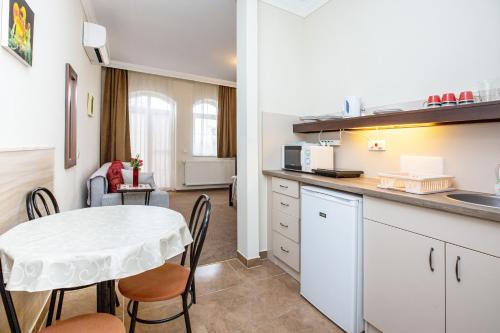 مطبخ, Villa Rosa in هاجدوس زوبوزلو