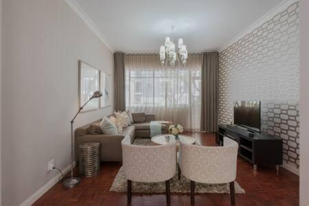 Modern Apartment in Rosebank