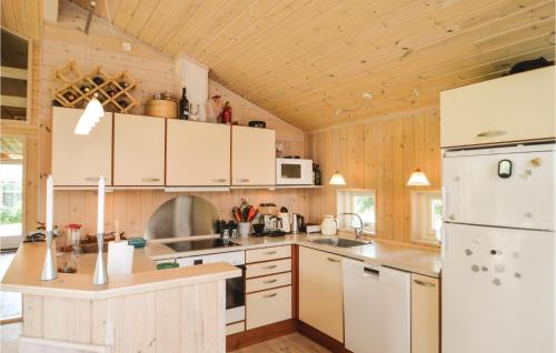 Kitchen, Three-Bedroom Holiday Home In Vaggerlose in Idestrup