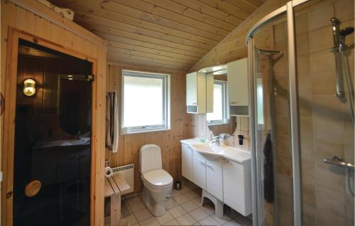 Bathroom, Three-Bedroom Holiday Home In Vaggerlose in Idestrup