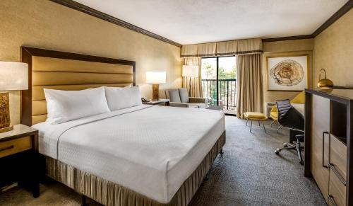 King Room with Sofa Bed