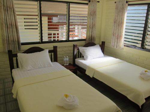 Cameron Island Resort in Koh Sukon