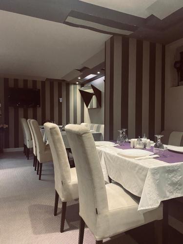 مطعم, Hotel Viva in كراجوجفاك