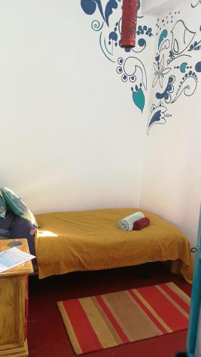 Standard Single Room with Shared Bathroom image 4