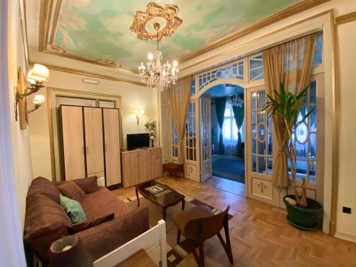 HOUSE OF THE GREATS Apartments Skadarlija - image 14
