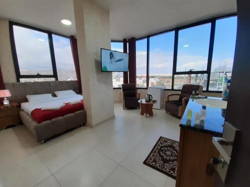 Dolphin Suites Hotel in Jeriko