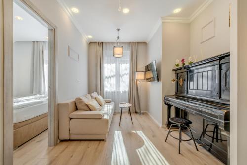 Piano Suites - image 8