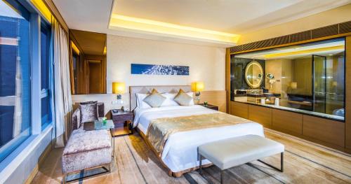 243025262 Crowne Plaza Guangzhou Huadu by IHG - Free Shuttle bus between hotel to Exhibition Center During Canton Fair