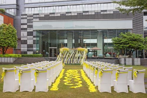 243025286 Crowne Plaza Guangzhou Huadu by IHG - Free Shuttle bus between hotel to Exhibition Center During Canton Fair