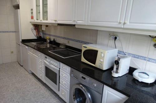 Facilities, AZURARA BEACH large and sunny apartment in Árvore