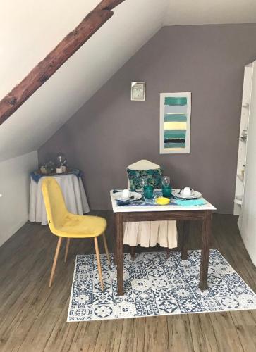 Studio dans une maison en centre ville