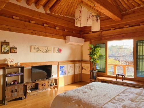 Superior Double Room image 7