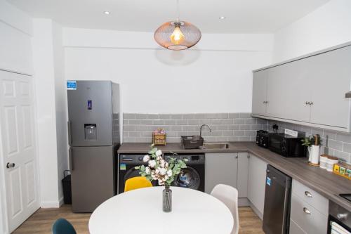 The Kensington House - Contemporary Accommodation in Nottingham in Radford