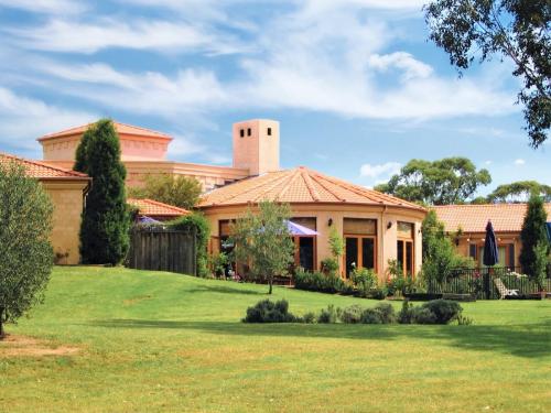 Exterior view, Estate Tuscany, The Mill & Brokenback Bar in Hunter Valley