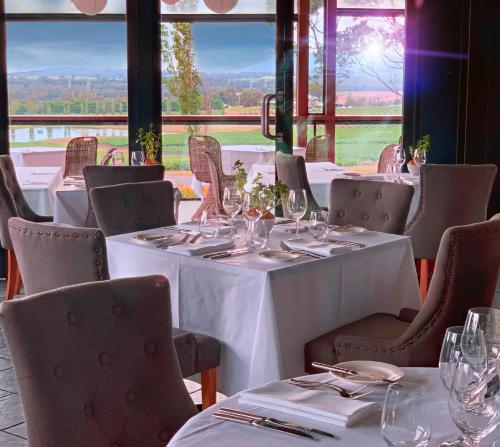 Restaurant, Estate Tuscany, The Mill & Brokenback Bar in Hunter Valley