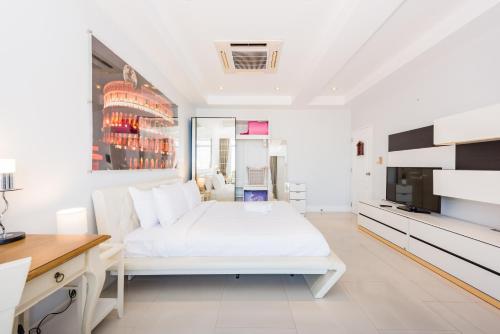 Extra Large 2 Bedrooms Apartment In Patong City Extra Large 2 Bedrooms Apartment In Patong City