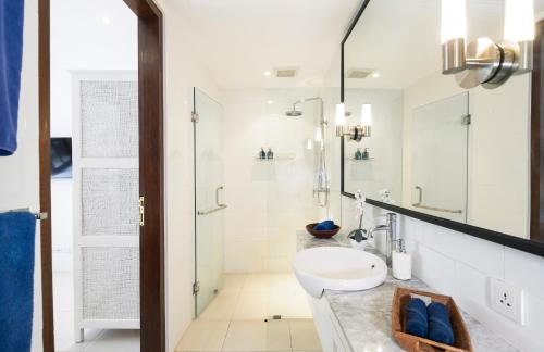 Villa Atma 2BR Fully Equipped Kitchen – Seminyak, CO