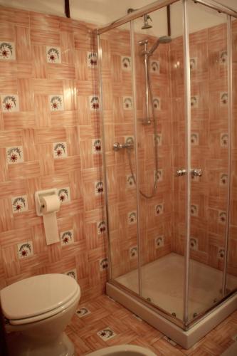 Bathroom, la villa del nonno in Montefelcino