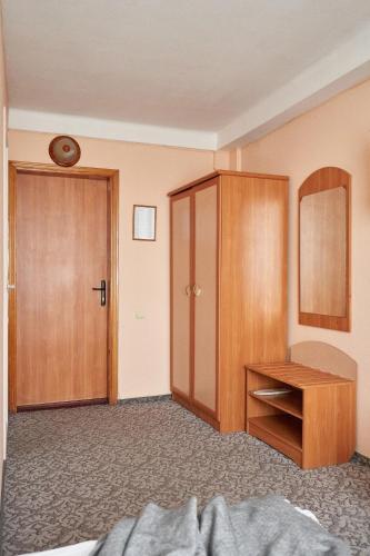 Hotel Druzhba - image 2