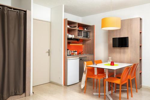 SOWELL RESIDENCES Pignada Plage Soleil Vacances Résidence Club Pignada Plage is a popular choice amongst travelers in Soustons, whether exploring or just passing through. The property features a wide range of facilities to make you