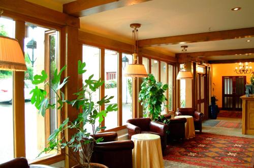 Gibbon Bridge Hotel - image 8