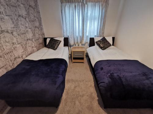 House 4 Groups Nr Birmingham International Nec, , West Midlands