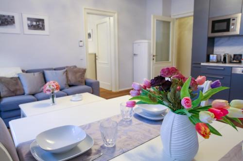 White & Gray Apartments, Praha (fotografie 10)