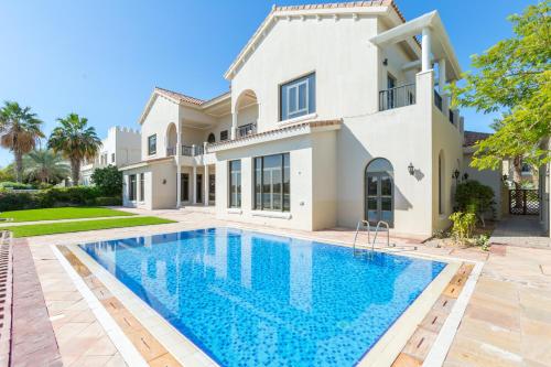 Maison Privee - Stunning Luxury 6BR Villa w Pool Beach on Palm - image 3