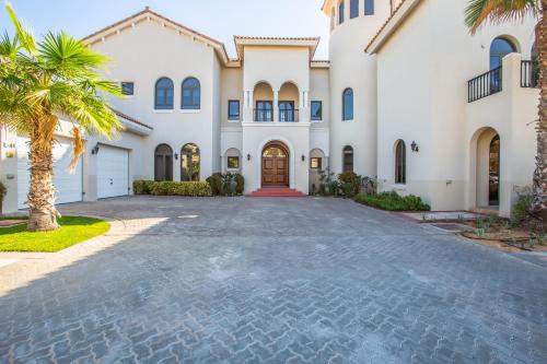 Maison Privee - Stunning Luxury 6BR Villa w Pool Beach on Palm - image 4