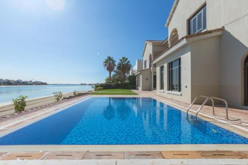 Maison Privee - Stunning Luxury 6BR Villa w Pool Beach on Palm - image 9