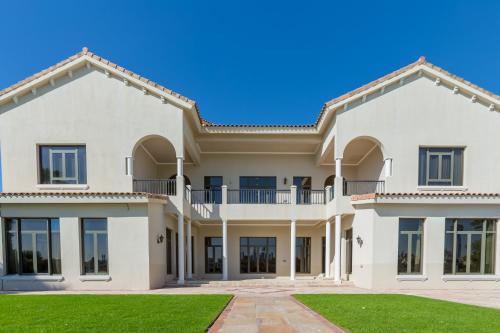 Maison Privee - Stunning Luxury 6BR Villa w Pool Beach on Palm