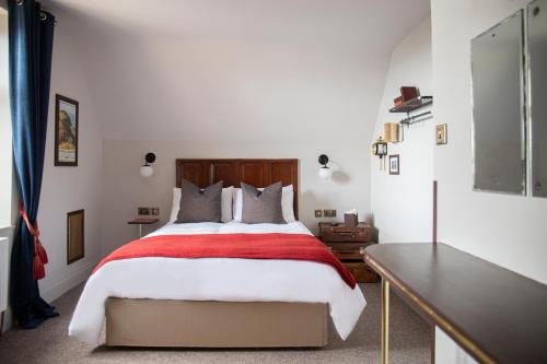 The Bath Hotel - image 13