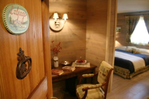 Hotel Letterario Locanda Collomb - image 3