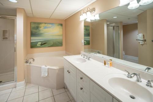 Emerald Beach Resort II - image 10